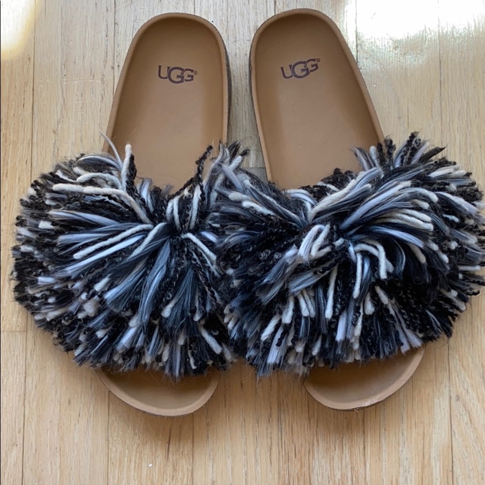 UGG Cindi Slide. Fur and string sandal